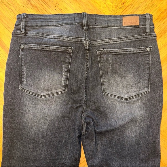 Judy Blue Skinny Fit Capri Jeans Size 11/30 Distressed Faded Black Charcoal - Picture 13 of 14